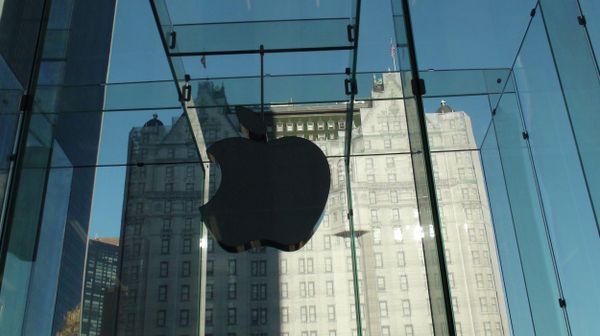 %Apple