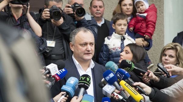 #Кандидат в президенты Молдавии от социалистов Игорь Додон во время второго тура выборов