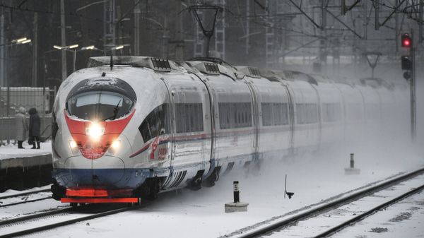 !Скоростной поезд Сапсан
