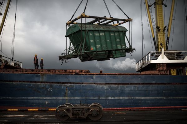 #Выгрузка вагона с зерном в Новороссийском морском торговом порту #Выгрузка вагона с зерном в Новороссийском морском торговом порту