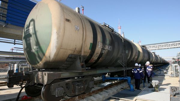 #Цистерна с нефтью. Архивное фото