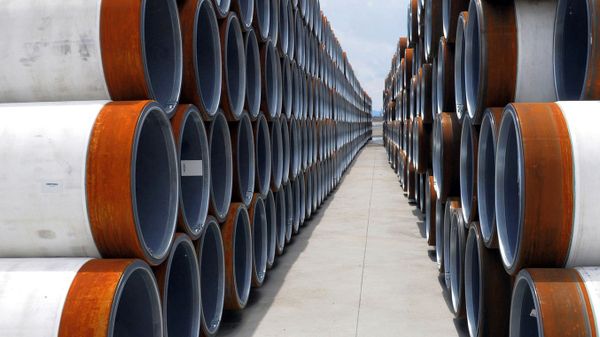 Трубы для строительства газопровода.