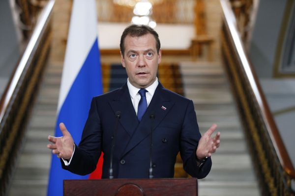 #Председатель правительства РФ Дмитрий Медведев во время встречи в генеральном консульстве РФ в Стамбуле с представителями российских СМИ. 22 мая 2017