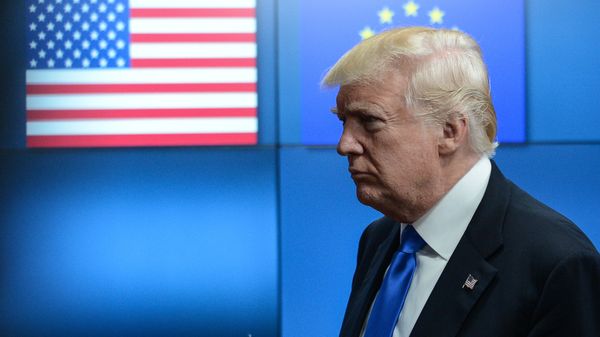 #Президент США Дональд Трамп перед началом встречи в Брюсселе #Президент США Дональд Трамп перед началом встречи в Брюсселе