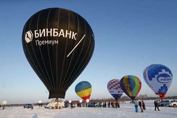 #Старт полета российского путешественника Федора Конюхова и мастера спорта по воздухоплаванию Ивана Меняйло на тепловом шаре с Рыбинского аэродрома в Ярославской области. 7 февраля 2017