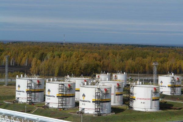 %Нефтехранилище