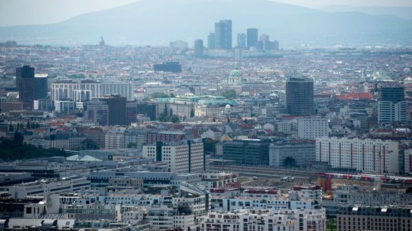 Вид на Вену с Дунайской телебашни