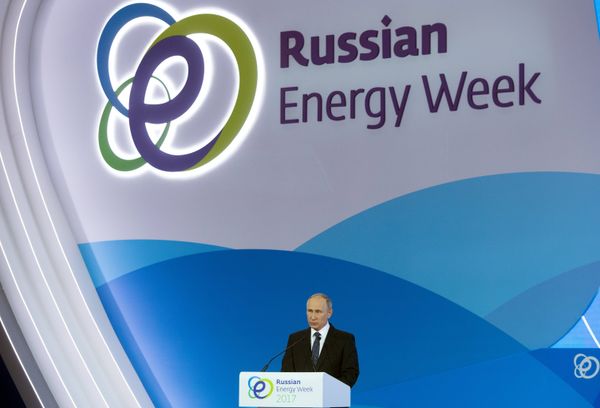 Владимир Путин на форуме Российская энергетическая неделя. 4 октября 2017 Владимир Путин на форуме Российская энергетическая неделя. 4 октября 2017