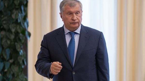 # Главный исполнительный директор ПАО НК Роснефть Игорь Сечин