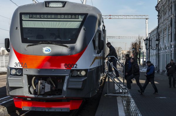 %Презентация нового пасcажирского электропоезда