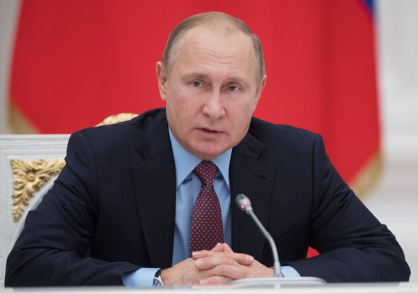 Президент РФ Владимир Путин во время встречи с руководством Совета Федерации и Государственной Думы РФ. 25 декабря 2017