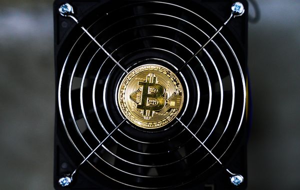 #Биткоин