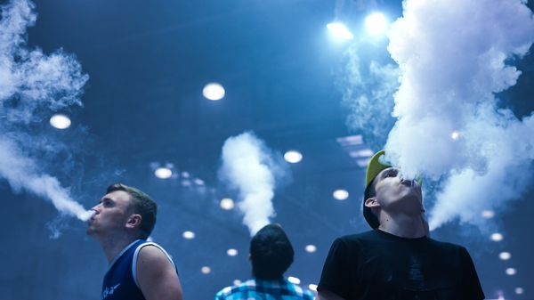 %Участники на специализированной выставке vape-индустрии Global vape - 2017