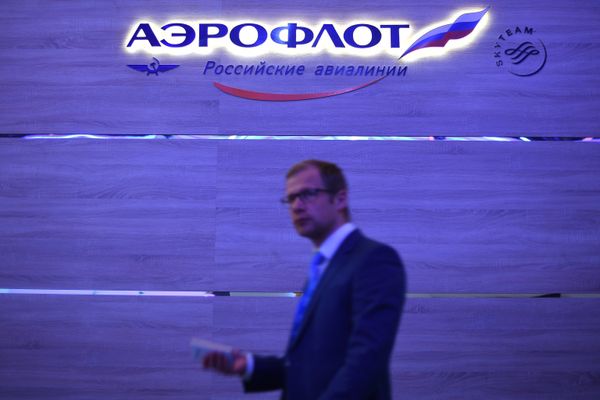 %У стенда компании Аэрофлот на выставке на Петербургском международном экономическом форуме 2017