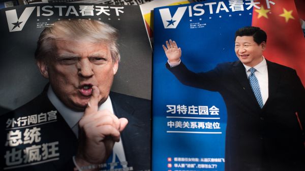 %Обложки журналов с портретами президентов США и Китая Дональда Трампа и Си Цзиньпина %Обложки журналов с портретами президентов США и Китая Дональда Трампа и Си Цзиньпина