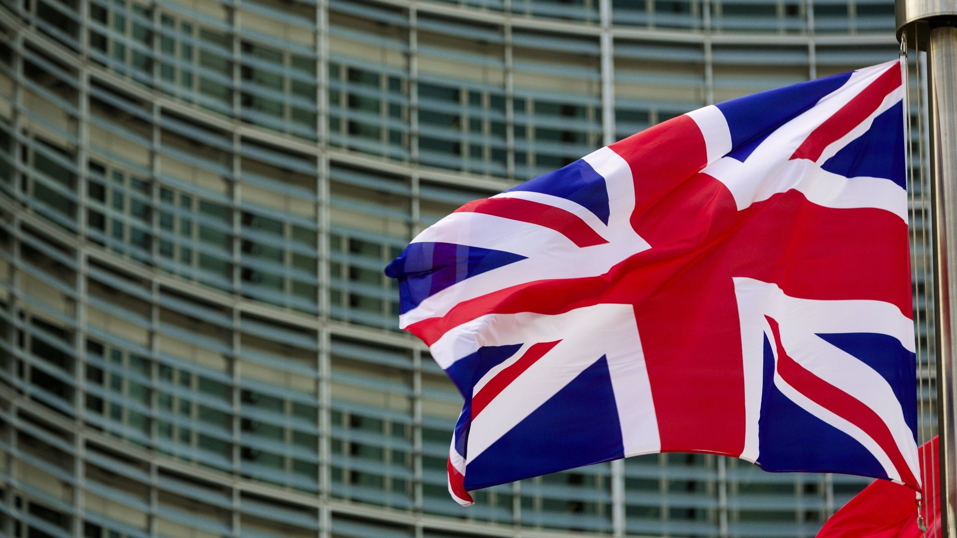 Флаг Великобритании и Северной Ирландии у здания Европарламента в Брюсселе - ПРАЙМ, 1920, 24.02.2022