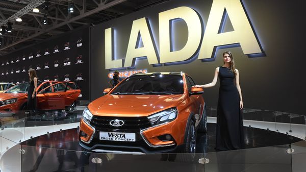 %Автомобиль LADA Vesta на Московском международном автомобильном салоне-2016