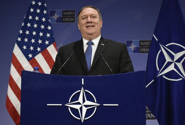 %Госсекретарь США Майк Помпео на пресс-конференции в штаб-квартире НАТО в Брюсселе. 27 апреля 2018