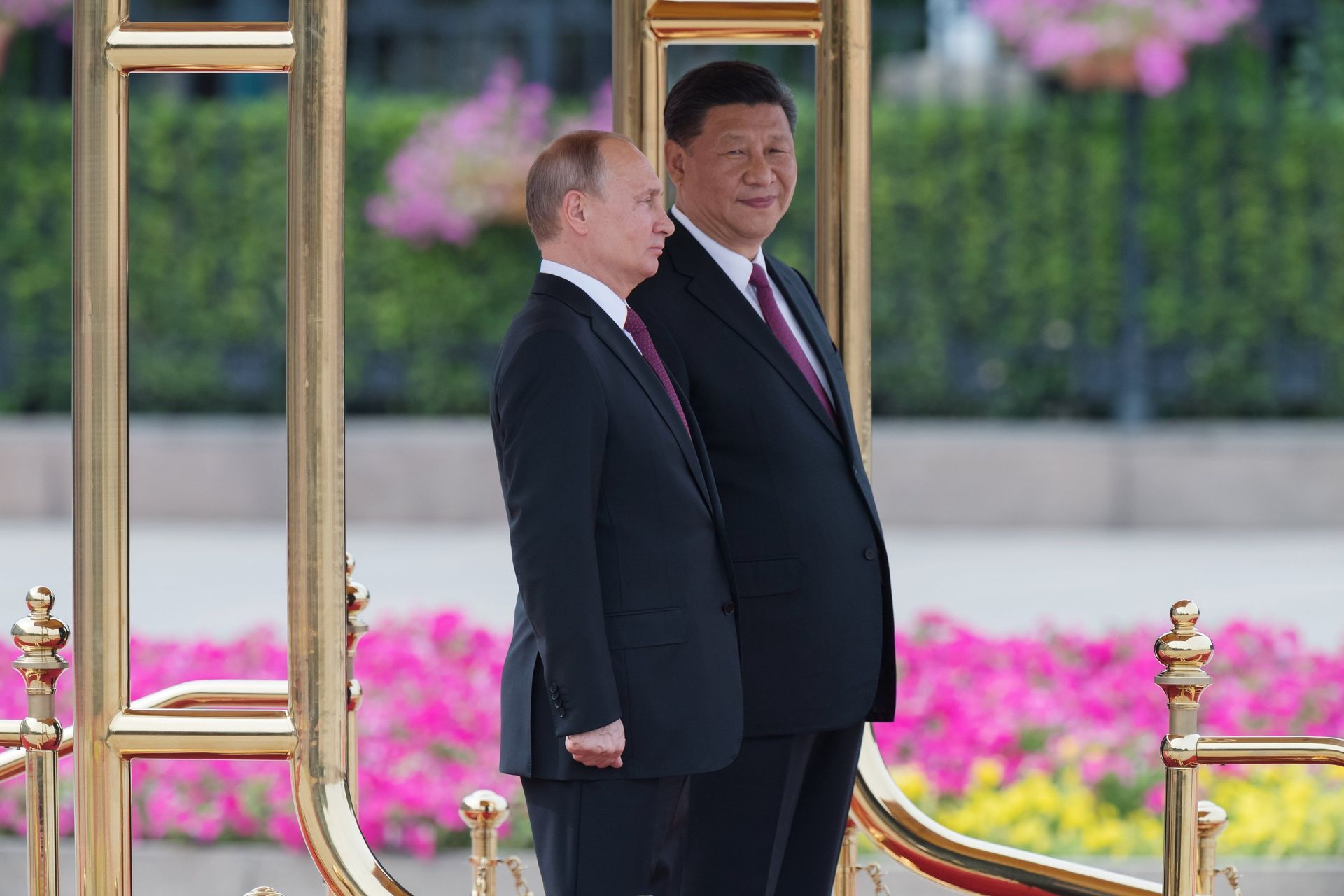 %Президент РФ Владимир Путин и председатель КНР Си Цзиньпин во время встречи в Пекине. 8 июня 2018 - ПРАЙМ, 1920, 14.12.2021