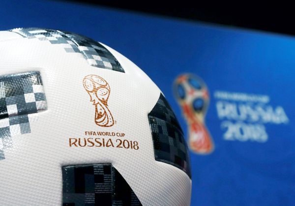 %Официальный мяч чемпионата мира по футболу 2018 Telstar 18