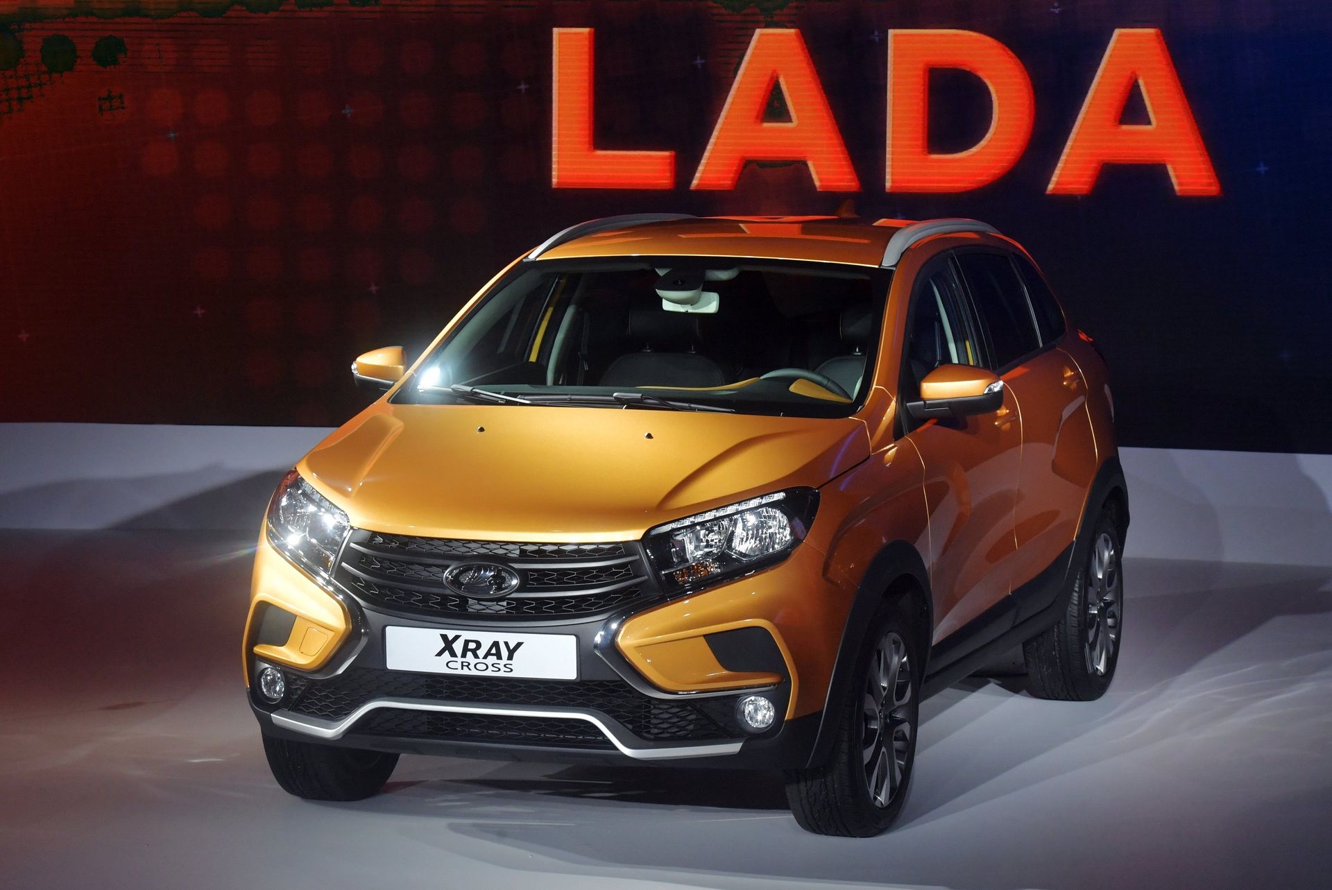 Автомобиль LADA XRAY Cross на Московском международном автомобильном салоне 2018 - ПРАЙМ, 1920, 15.09.2022