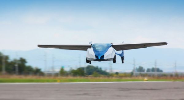 Летающий автомобиль Aeromobil
