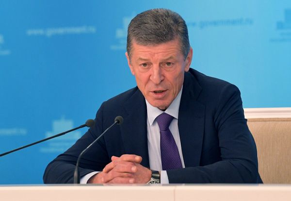 %Заместитель председателя правительства РФ Дмитрий Козак во время брифинга в Доме правительства РФ по итогам совещания о мерах по стабилизации ситуации на рынке нефтепродуктов %Заместитель председателя правительства РФ Дмитрий Козак во время брифинга в Доме правительства РФ по итогам совещания о мерах по стабилизации ситуации на рынке нефтепродуктов