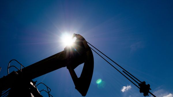 %Нефтяной станок-качалка