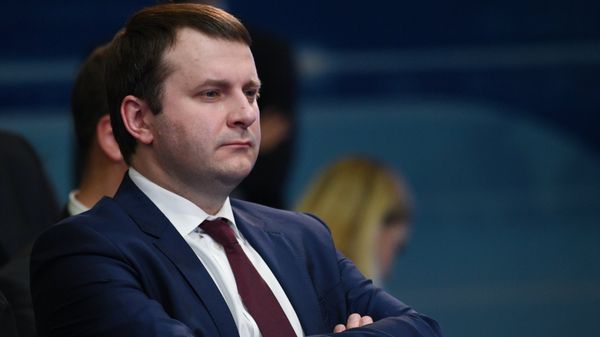 % Максим Орешкин