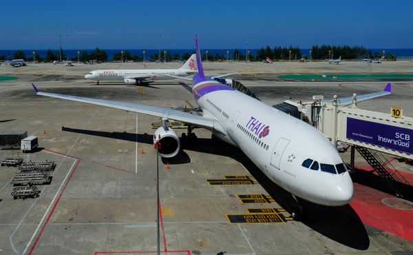  Самолет авиакомпании Thai Airlines