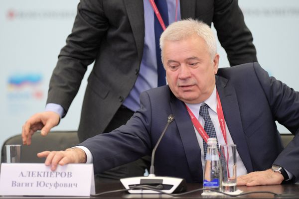 %Генеральный директор компании Лукойл Вагит Алекперов %Генеральный директор компании Лукойл Вагит Алекперов