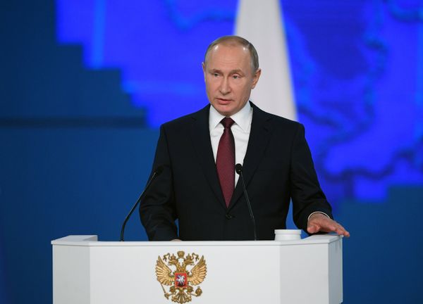 Ежегодное послание президента РФ В. Путина Федеральному Собранию