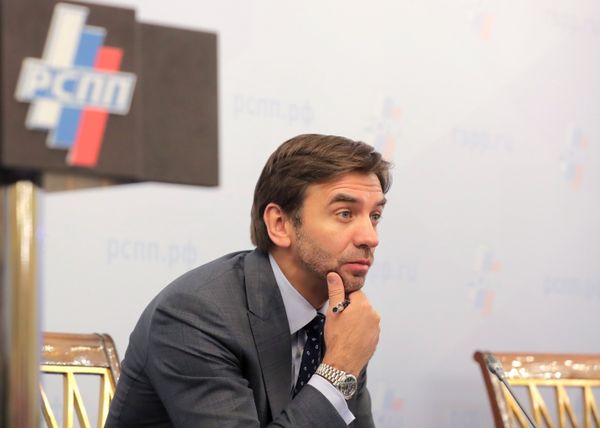 % Михаил Абызов