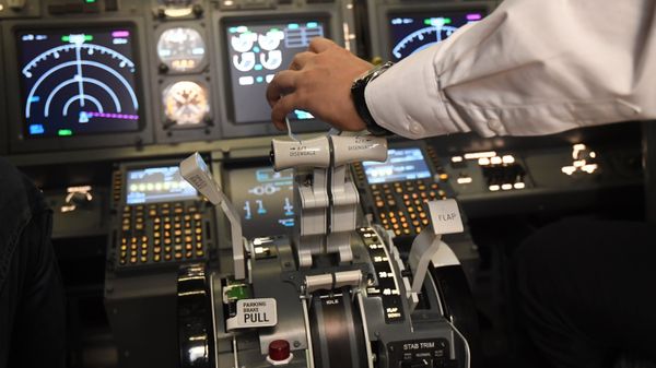 % Кабина пилота Boeing
