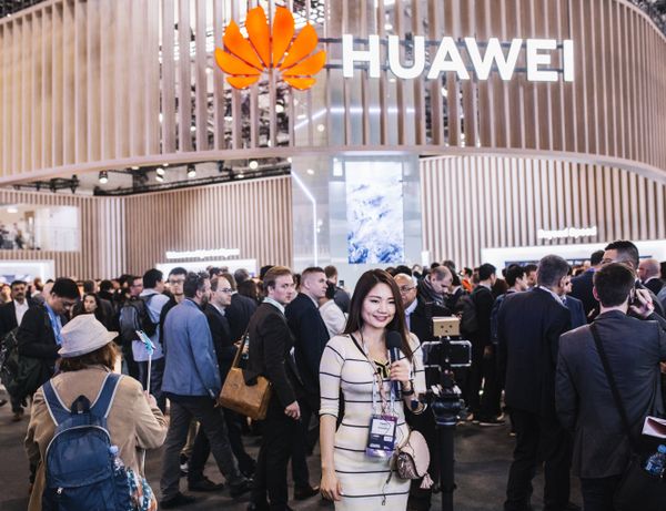 %Выставка Mobile World Congress 2019 в Барселоне