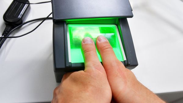  Демонстрация процедуры снятия биометрических данных