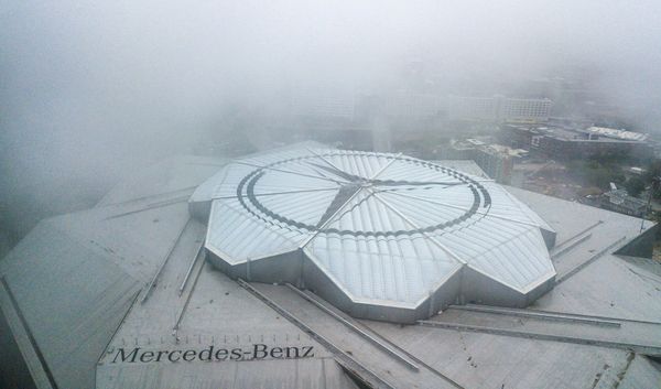 Стадион Mercedes-Benz Stadium в Атланте штата Джорджия
