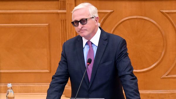 Александр Шохин