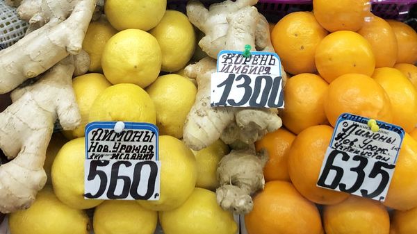 %Продажа имбиря и лимонов в магазинах