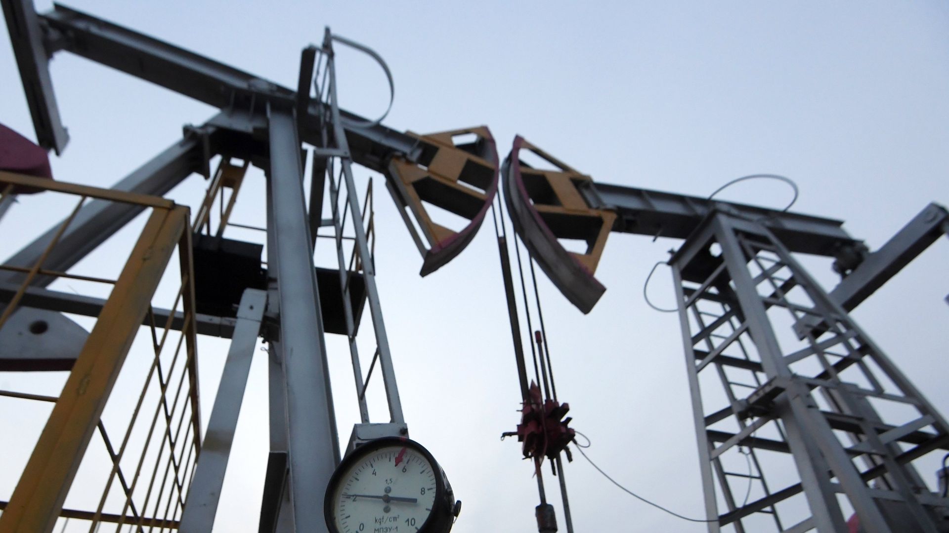  Работа нефтяных станков - качалок - ПРАЙМ, 1920, 04.02.2021