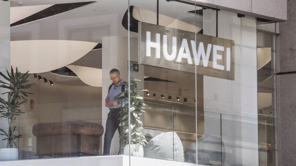 Флагманский магазин Huawei 