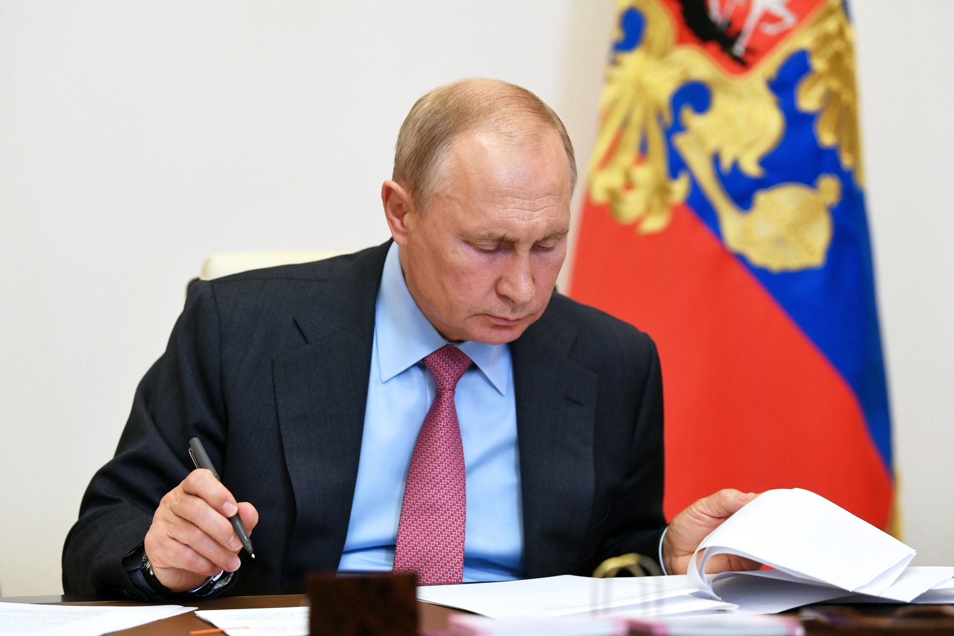 %Президент РФ В. Путин провел совещание по ситуации на рынке труда - ПРАЙМ, 1920, 11.08.2020