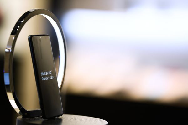 %Новая линейка смартфонов Samsung Galaxy S20 в России