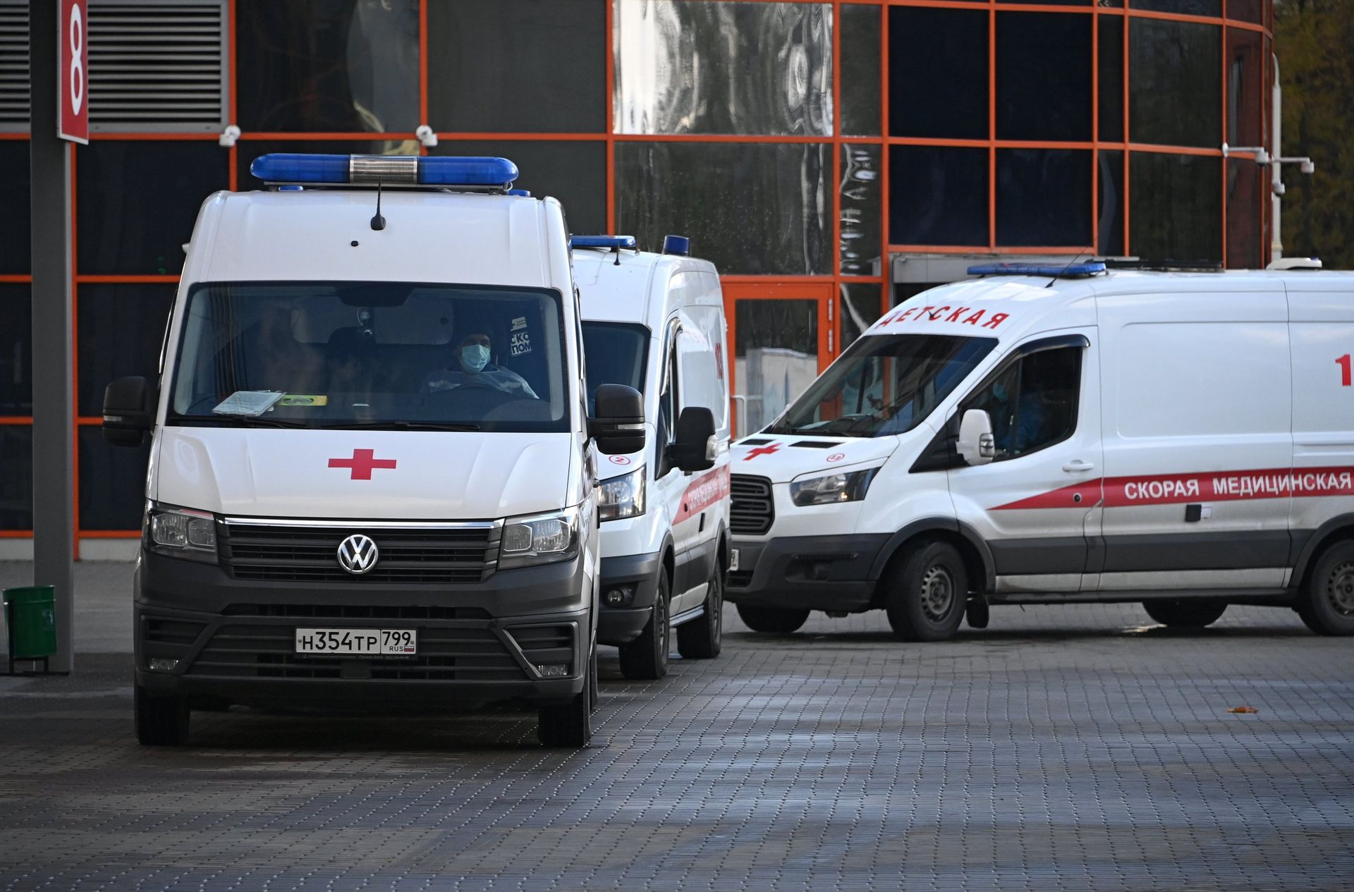 !Первые пациенты начали поступать во временный госпиталь COVID-19 на ВДНХ - ПРАЙМ, 1920, 13.11.2020