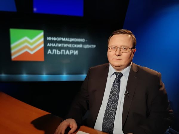 Александр Разуваев