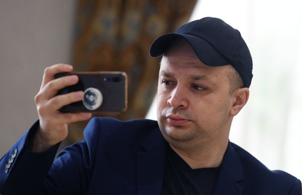 Директор Ассоциации профессиональных пользователей соцсетей и мессенджеров Владимир Зыков во время круглого стола