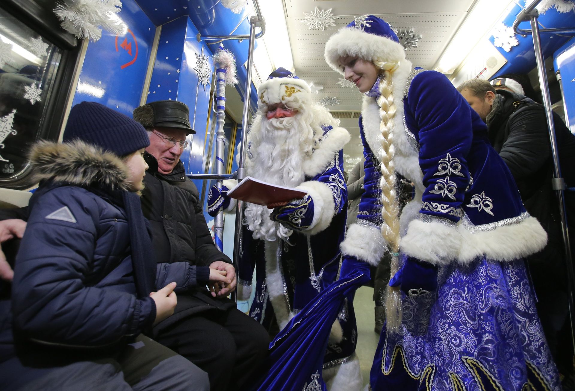 Запуск тематического поезда, посвященного Новому 2018 году - ПРАЙМ, 1920, 20.12.2020
