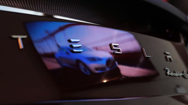 Автомобильный салон Moscow Tesla Club