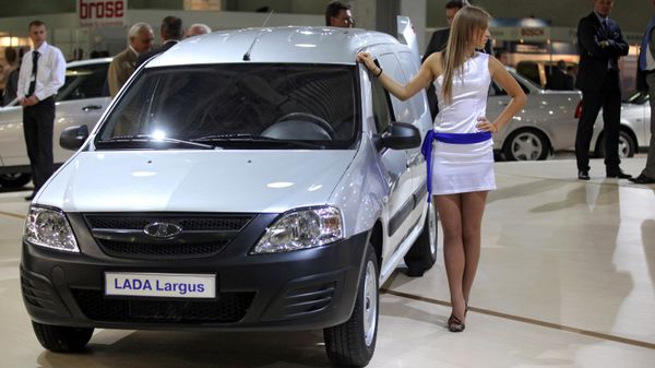 Автомобиль Lada Largus