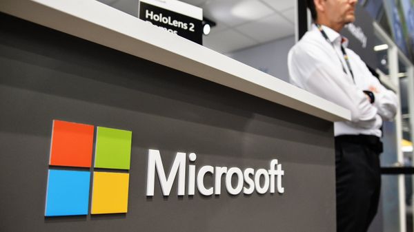 Стенд компании Microsoft на международном автомобильном салоне во Франкфурте.